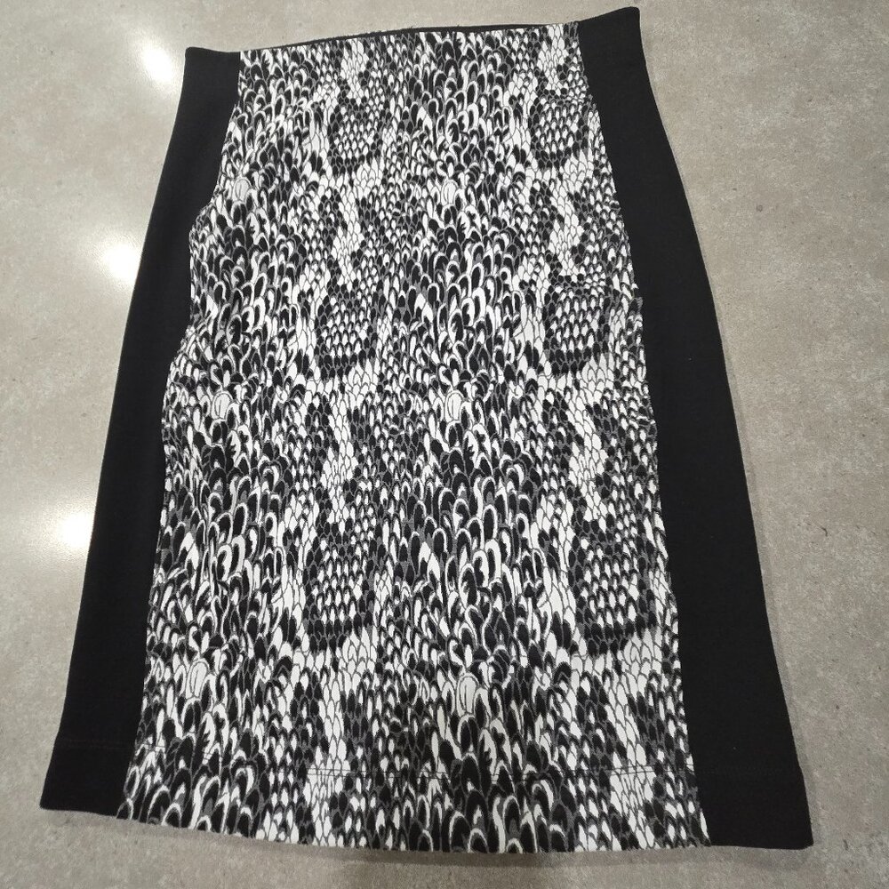 JOE FRESH Women's Black/White Snakeskin Panel Pencil Skirt - Size Medium